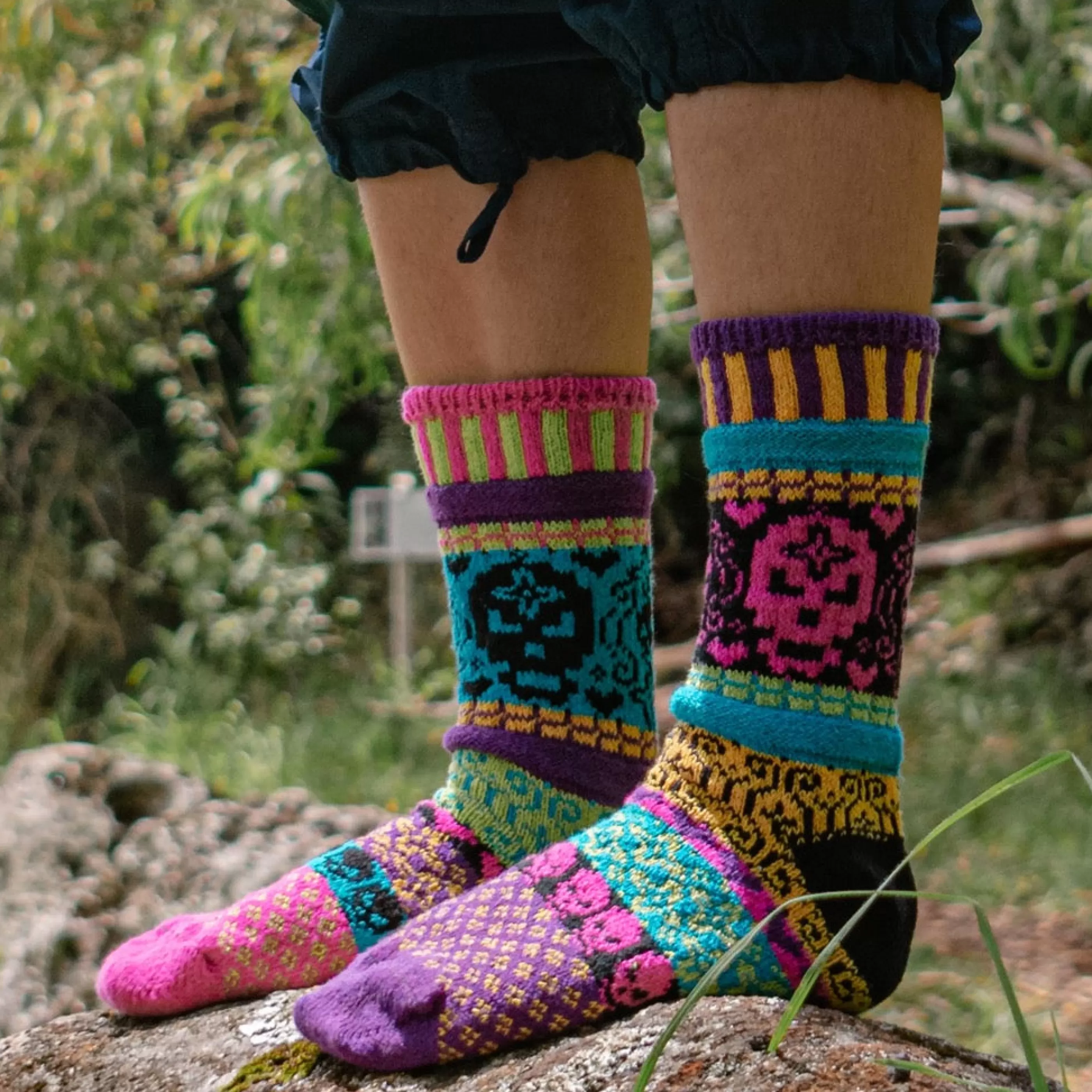 Solmate Men's Socks>Day Of The Dead Mismatched Crew Socks