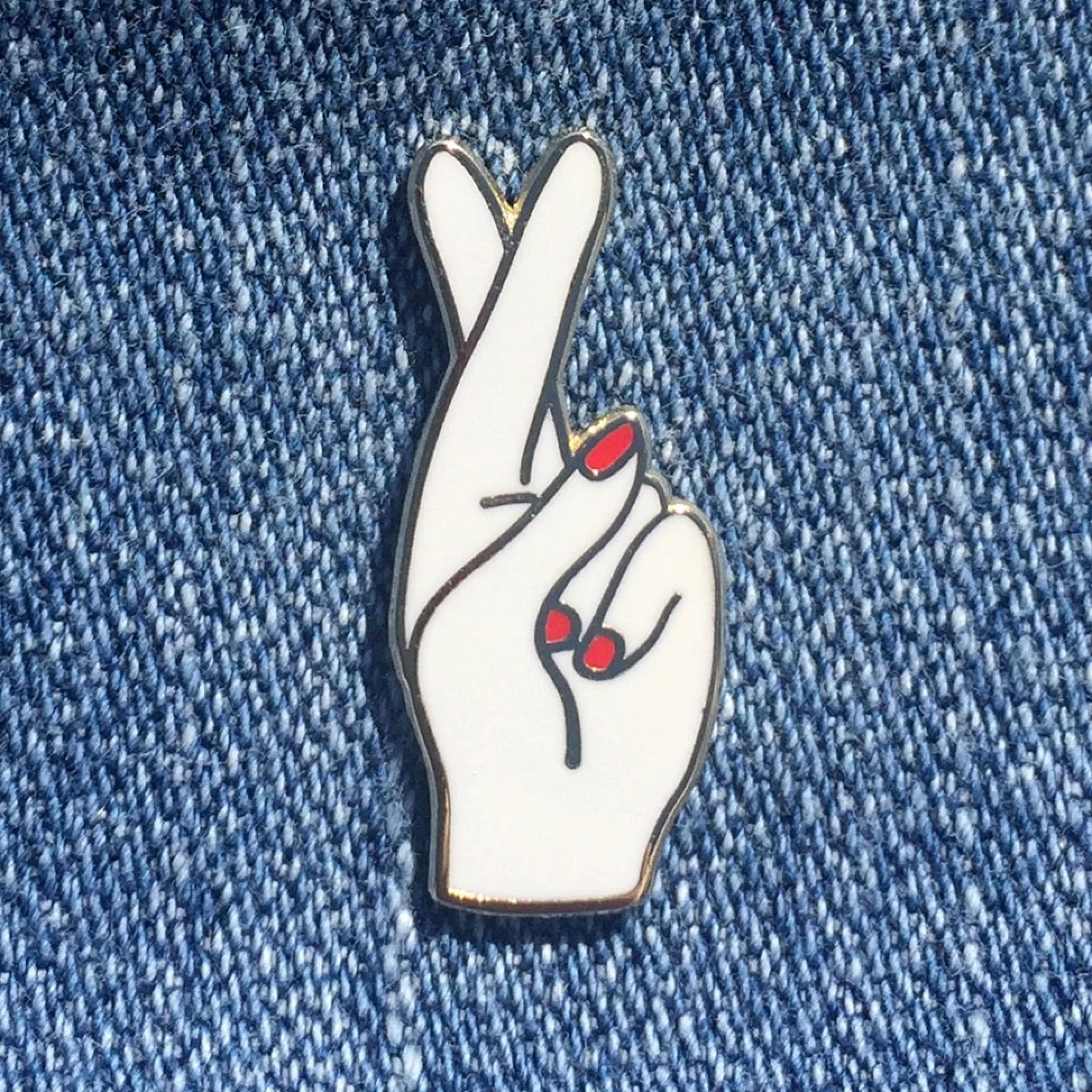 Near Modern Disaster Pins, Patches & Keychains>Fingers Crossed Enamel Pin