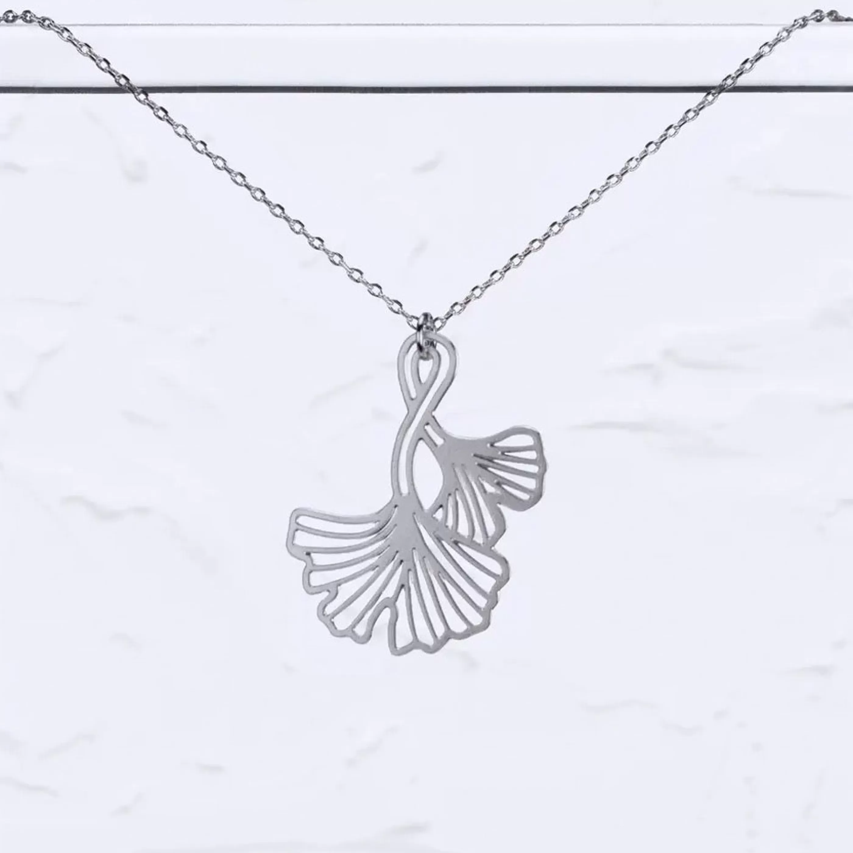 A Tea Leaf Jewelry Jewellery>Ginkgo Leaves Necklace Silver