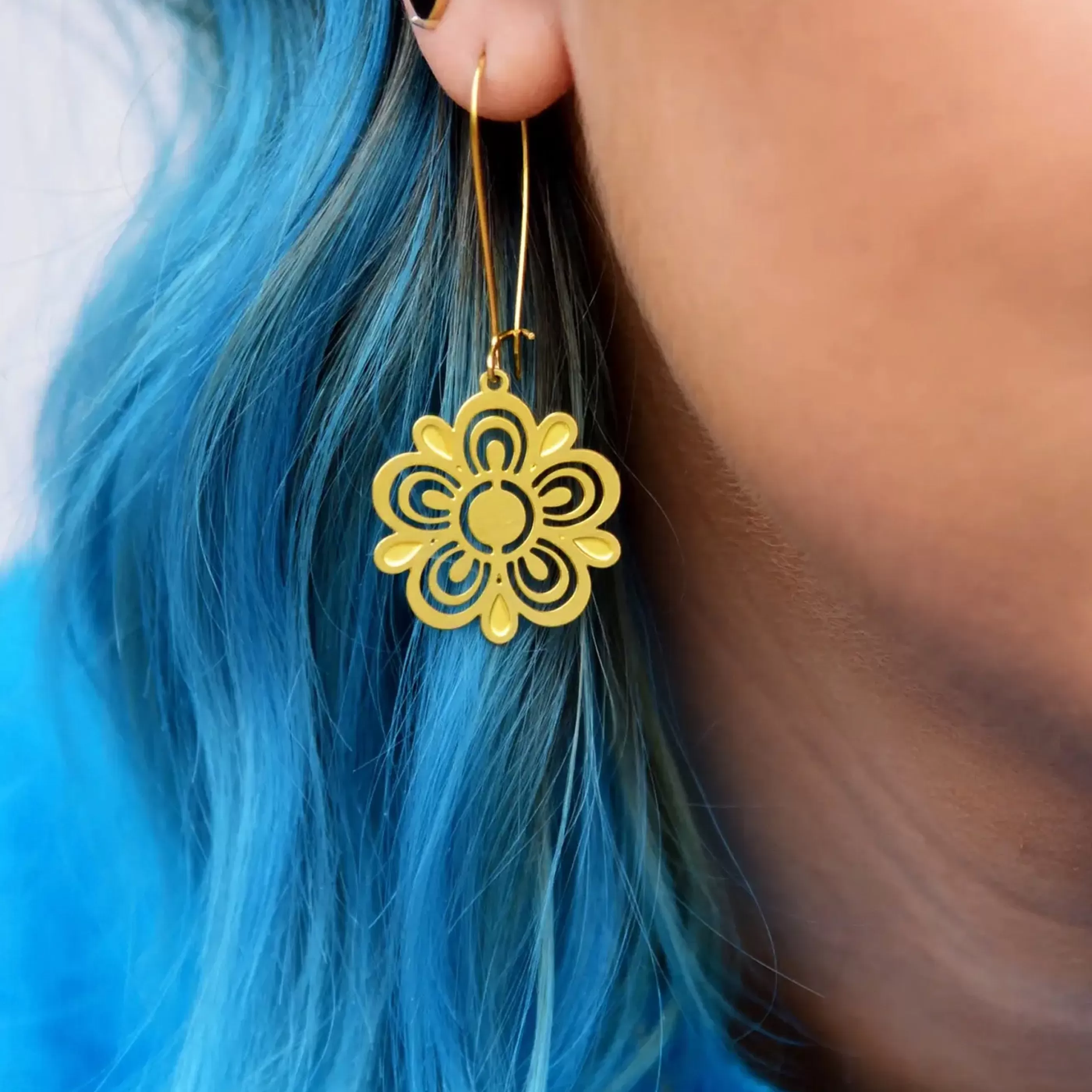 A Tea Leaf Jewelry Jewellery>Retro Pyrex Flower Earrings Butterfly Gold Pattern