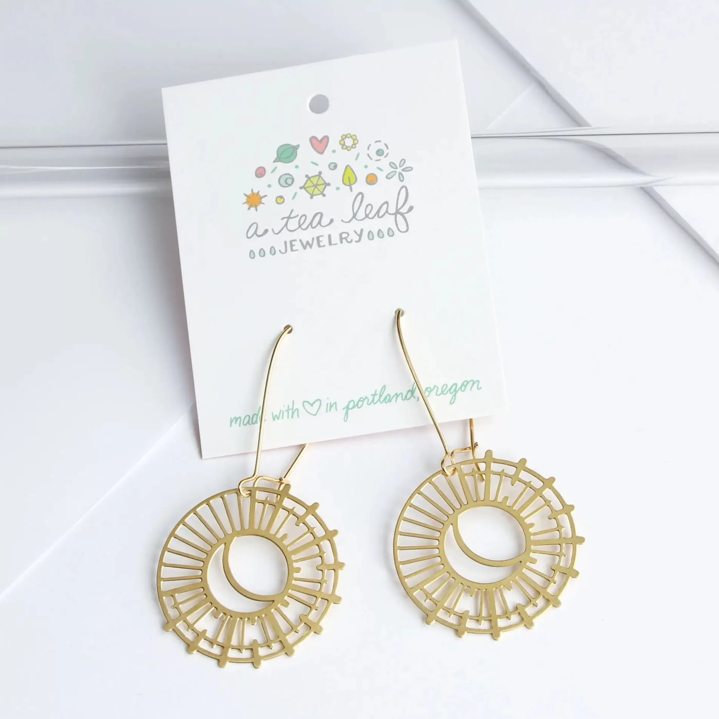 A Tea Leaf Jewelry Jewellery>Sun And Moon Earrings Gold