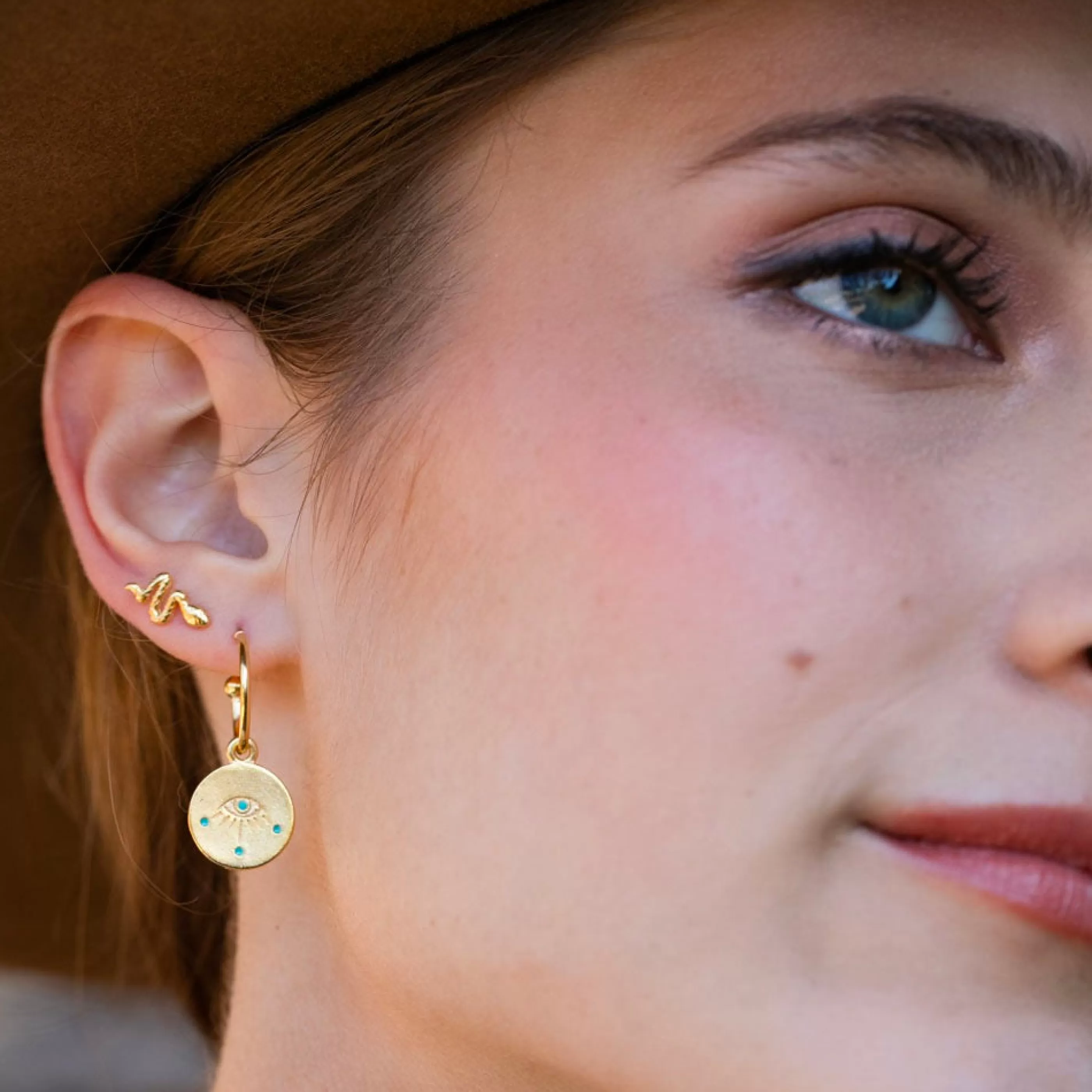 Amano Studio Jewellery>Teeny Tiny Serpent Studs Gold